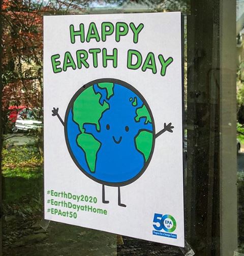 Happy Earth Day sign